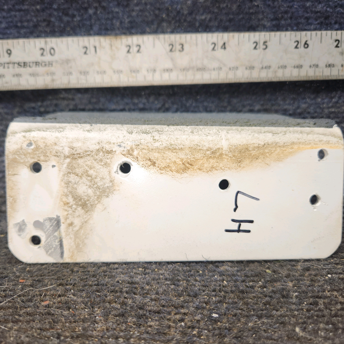 Used aircraft parts for sale, 0513526-1 cessna 172N Refueling Step – LH