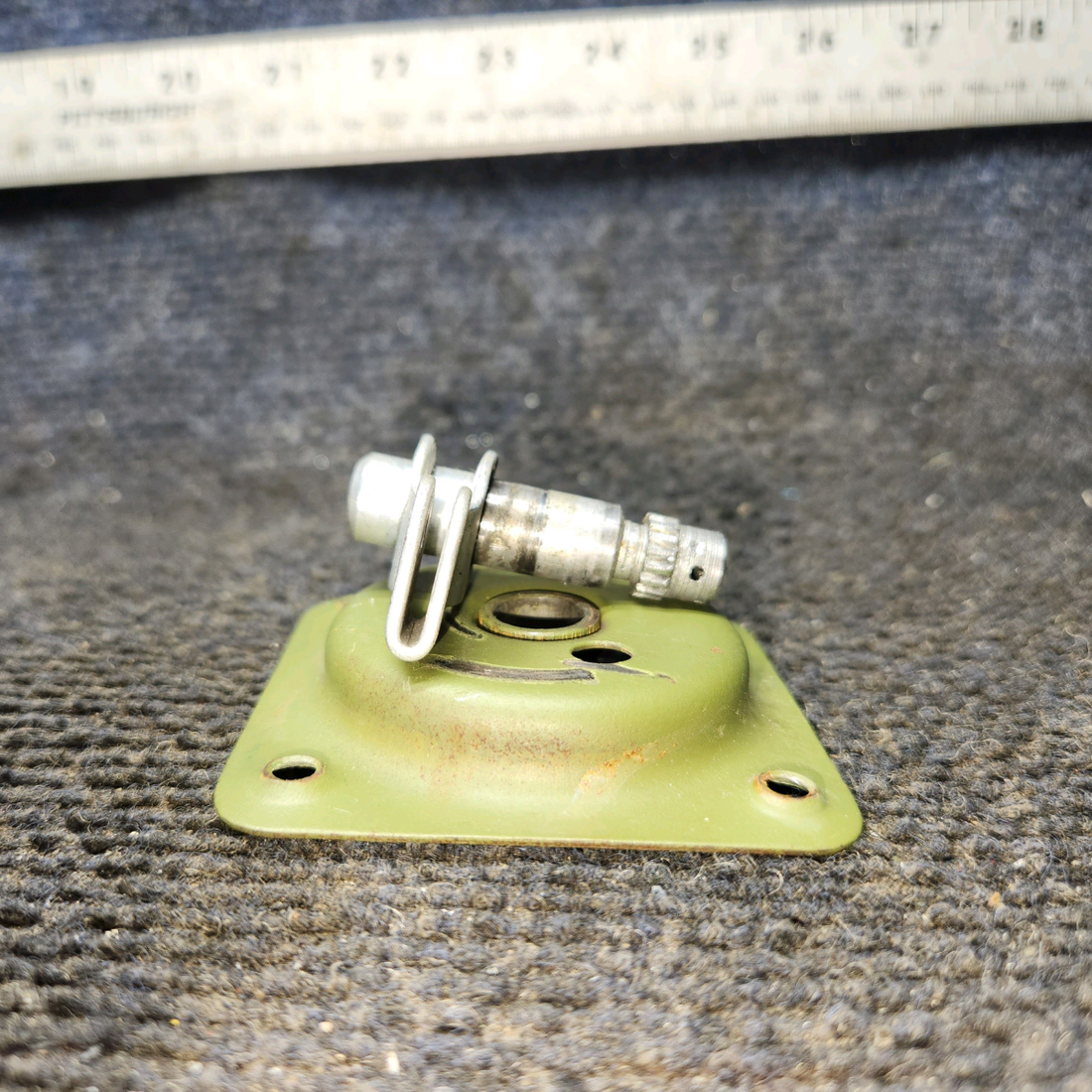 Used aircraft parts for sale, 0413195-3, 0511227-7 Cessna 172E Cabin Door Handle Plate Assembly with Shaft