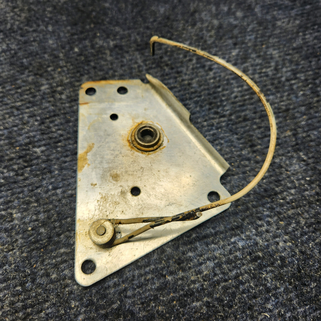 Used aircraft parts for sale, 0713656-1 CESSNA C172RG ELEVATOR TRIM TAB CONTROL WHEEL W/ RETAINER & INDICATOR