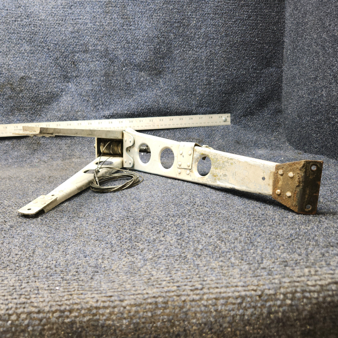 Used aircraft parts for sale, 65244-000, 65245-000, 65246-000 Piper PA28-140 Stabilator Trim Control and Shaft