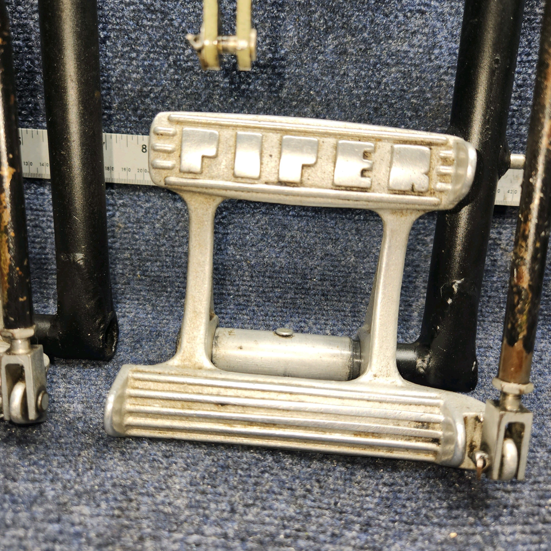Used aircraft parts for sale, 22370-000 / 22048-000 PIPER PA-24-250 Rudder Pedal Bar w Pilot Pedals & Links