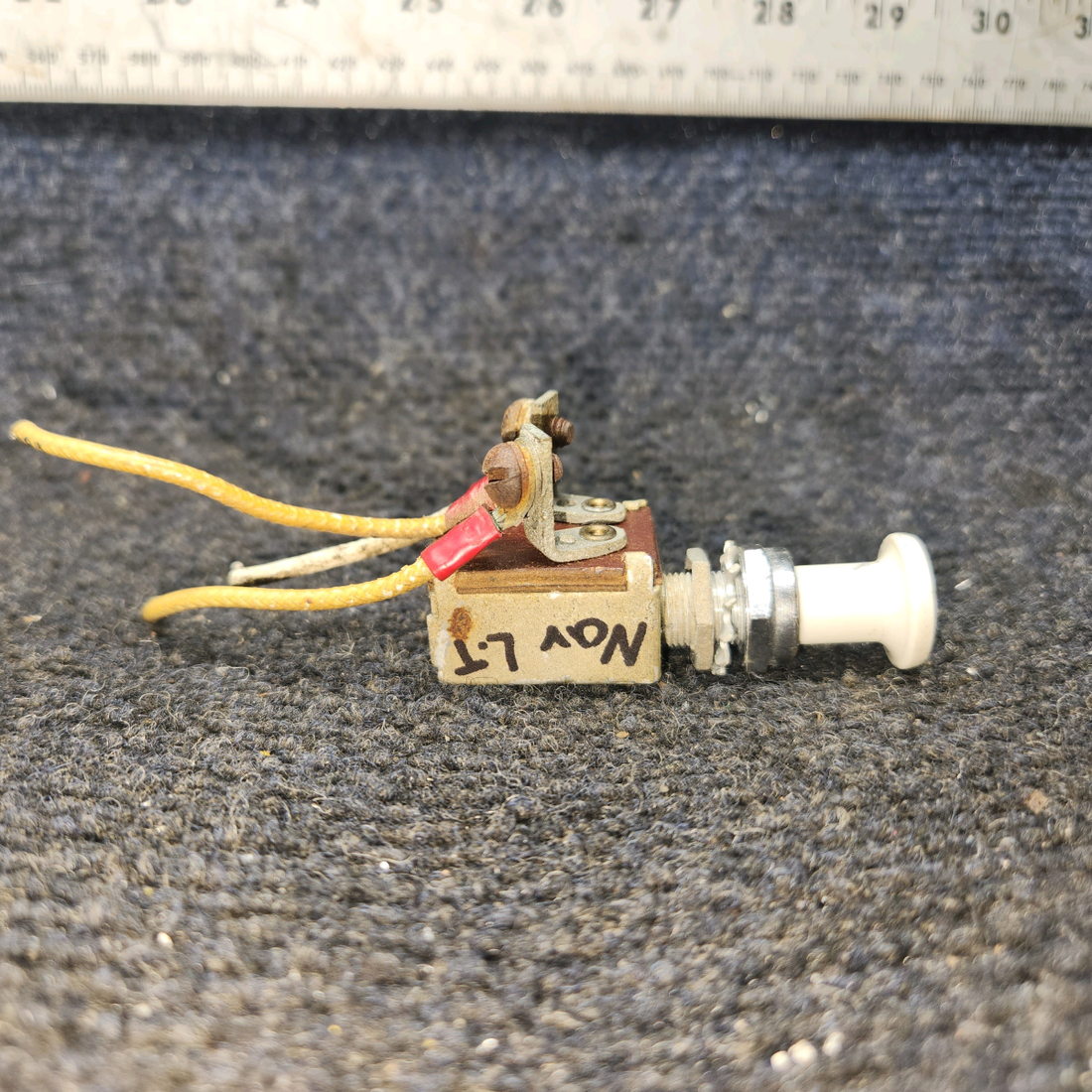 Used aircraft parts for sale, 0713026-4 Cessna 172 Push/Pull (OFF/ON) Switch