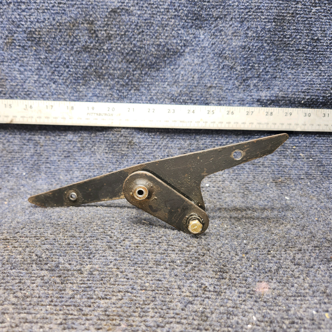 Used aircraft parts for sale, 62771-000 Piper PA28-140 Aileron Bellcrank Assembly LH