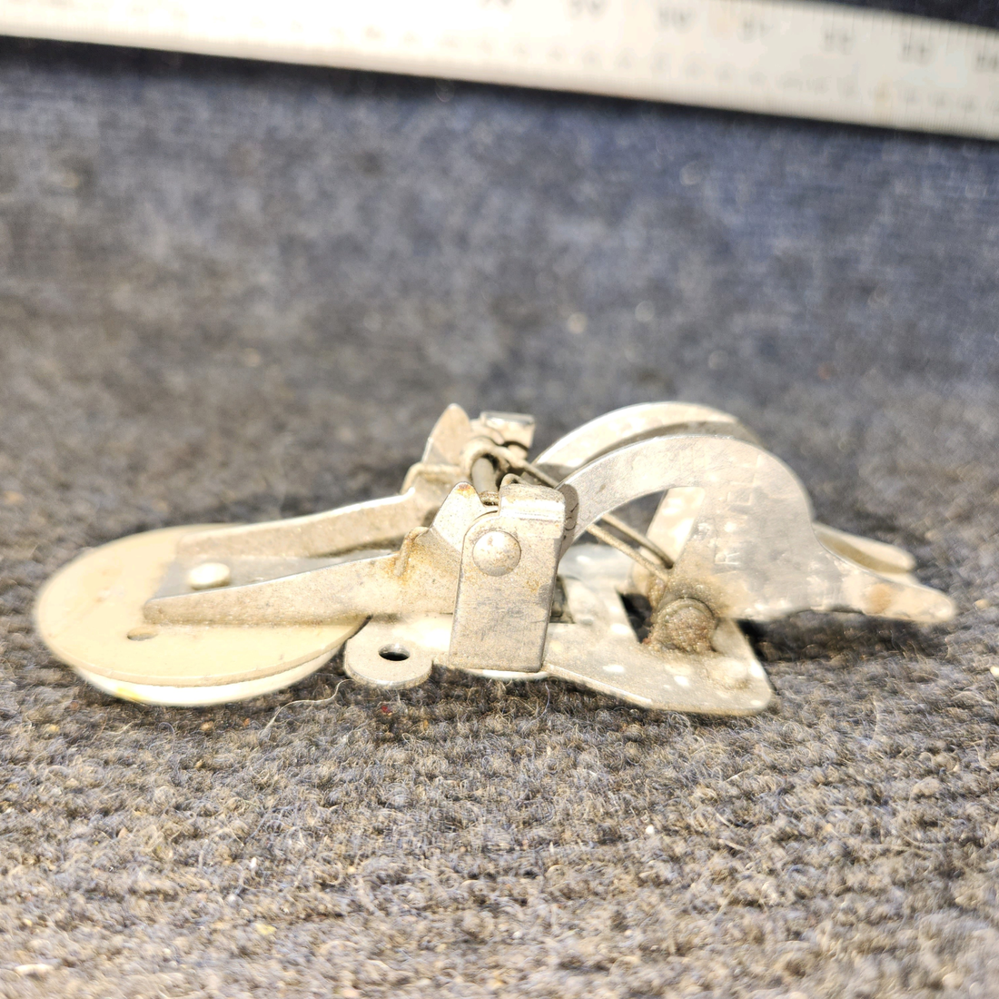 Used aircraft parts for sale, S2455-1 Cessna 172P Baggage Door Latch Assembly