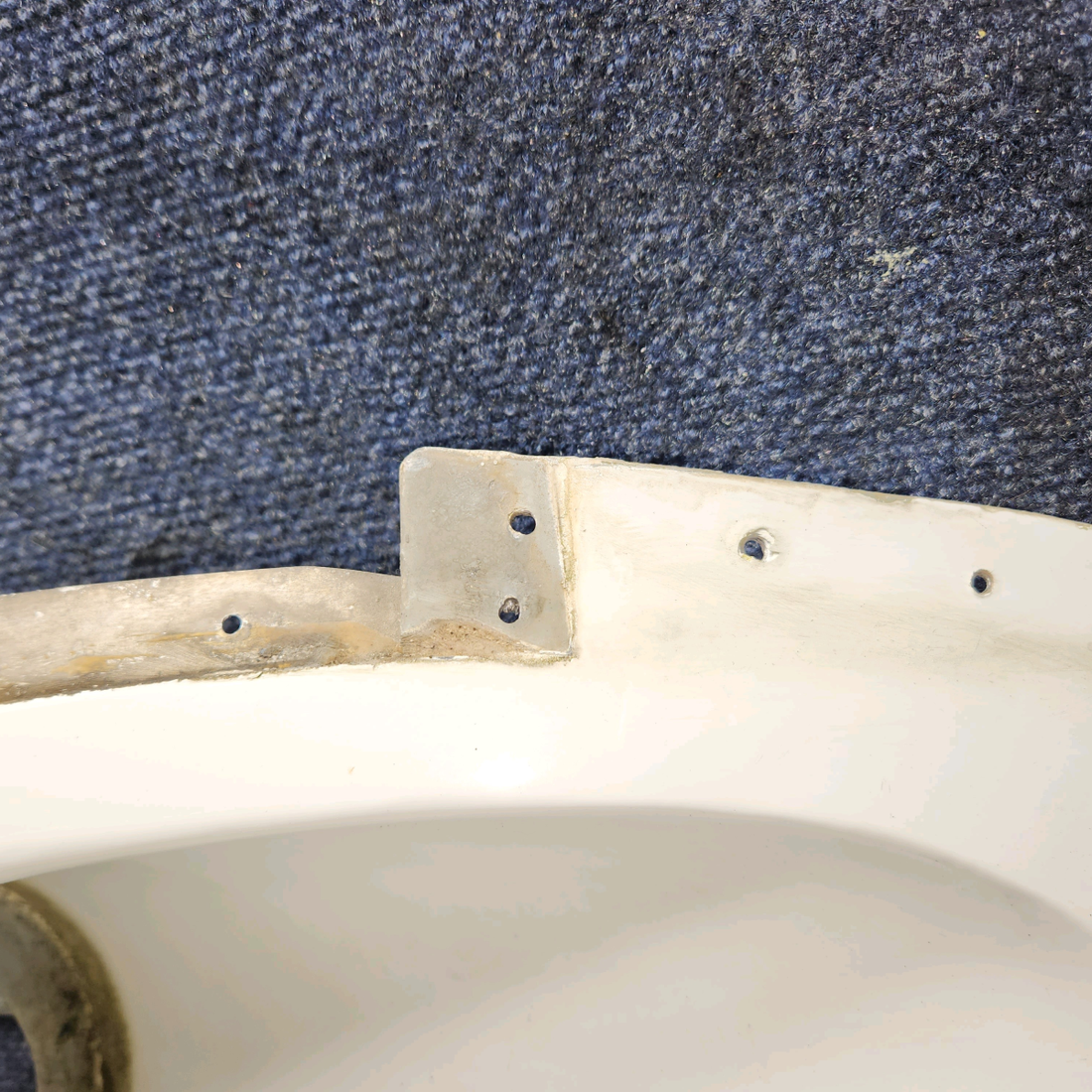 Used aircraft parts for sale, 2452006-21 Cessna 172RG Landing Light Housing Assy - LH