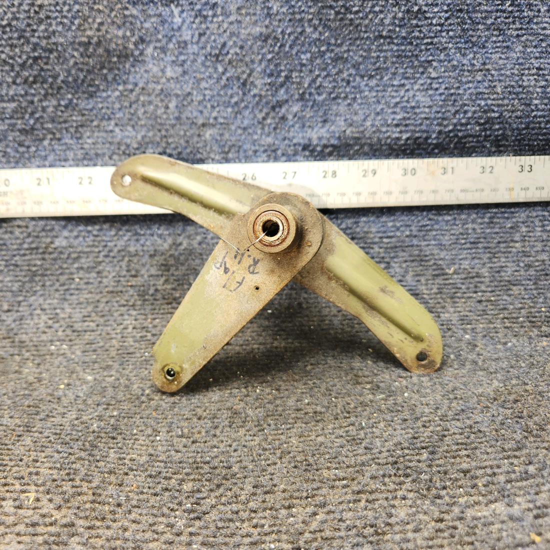 Used aircraft parts for sale, 0523535-1 Cessna 172E Flap Bellcrank Assembly RH