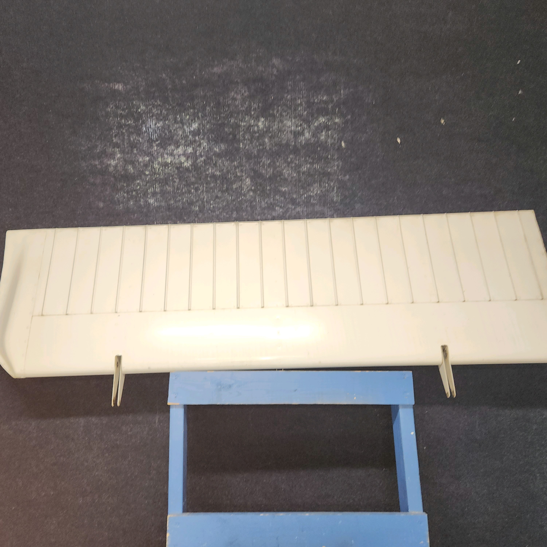 Used aircraft parts for sale, 0426901-16 cessna 150G Flap Assembly – RH