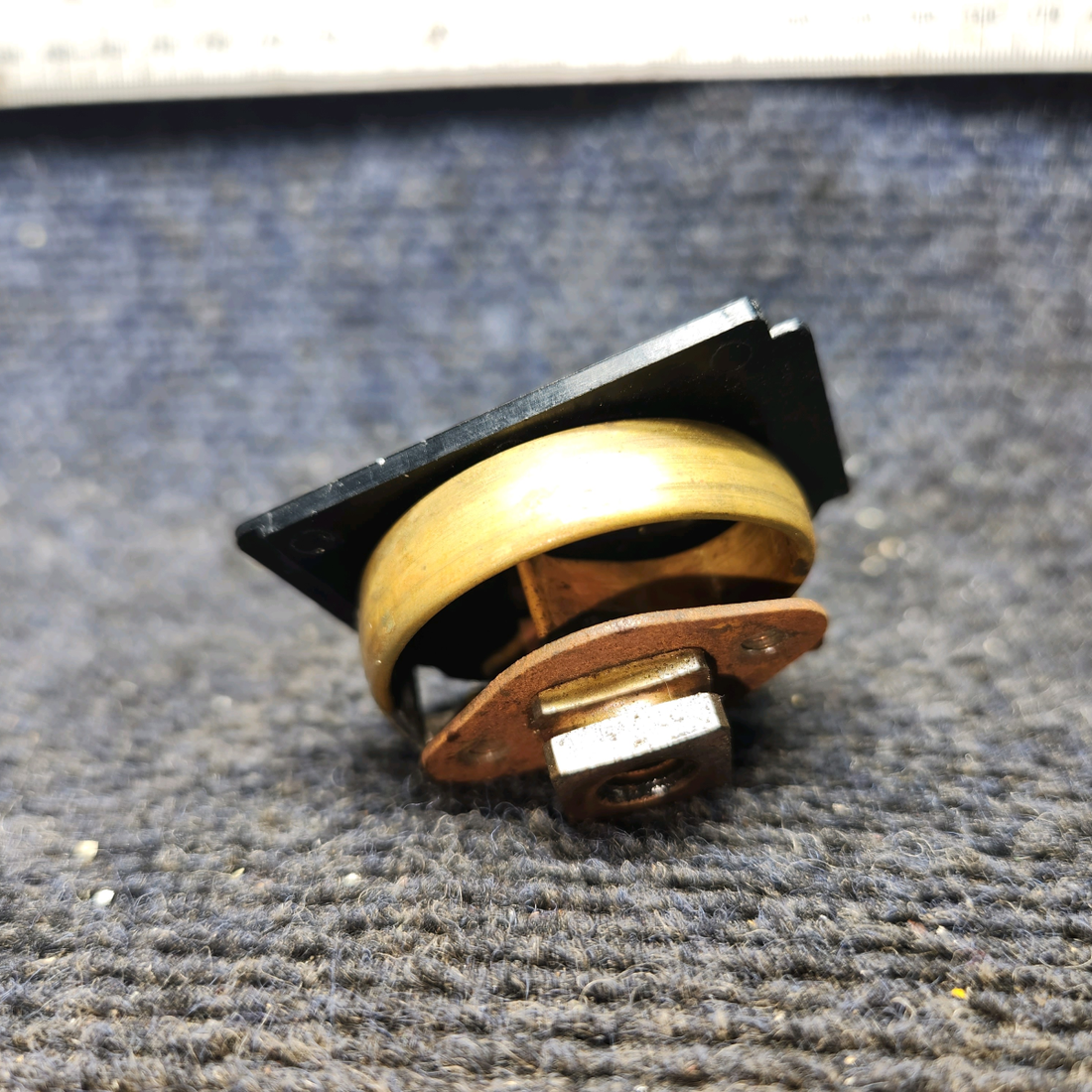 Used aircraft parts for sale, 1509413 Continental, Lycoming Oil Pressure Gauge Indicator