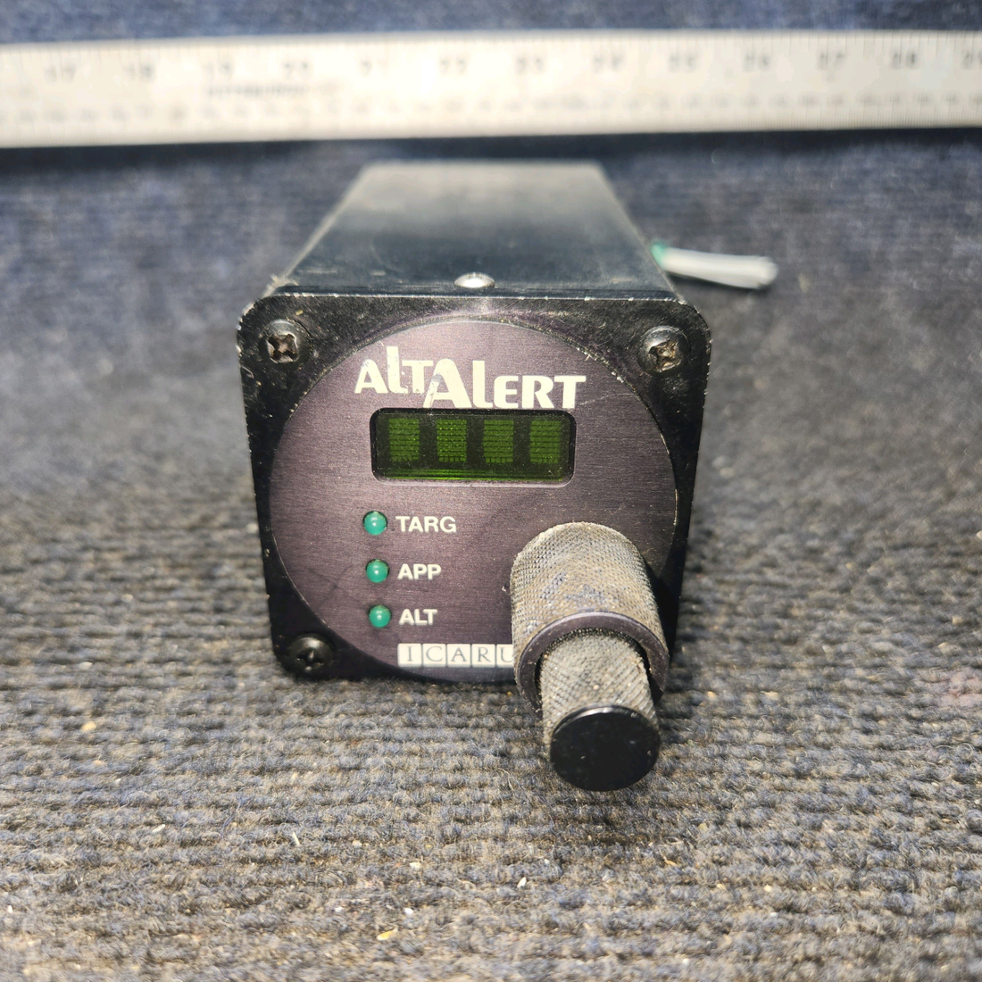 Used aircraft parts for sale, 3070 Icarus Instuments Cessna 172RG ALT-Alert Intrument