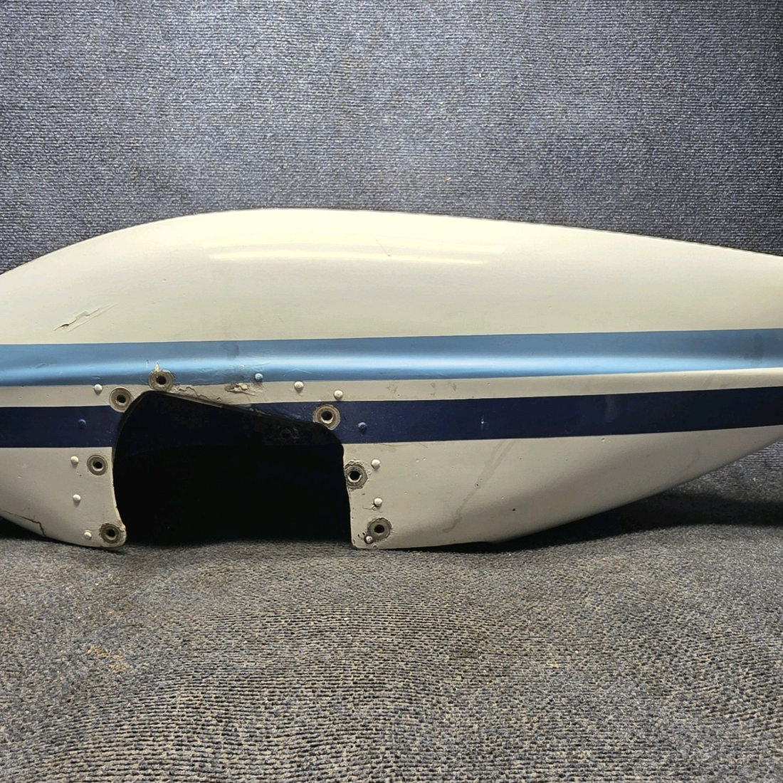 Used aircraft parts for sale, 0741046-200 Cessna 182G Main Landing Gear Fairing Assembly RH With Braket