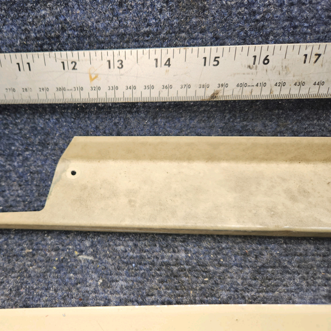 Used aircraft parts for sale, 630171-008 Piper PA28-140 REAR LH RETAINERS AND PLATE WINDOW SET