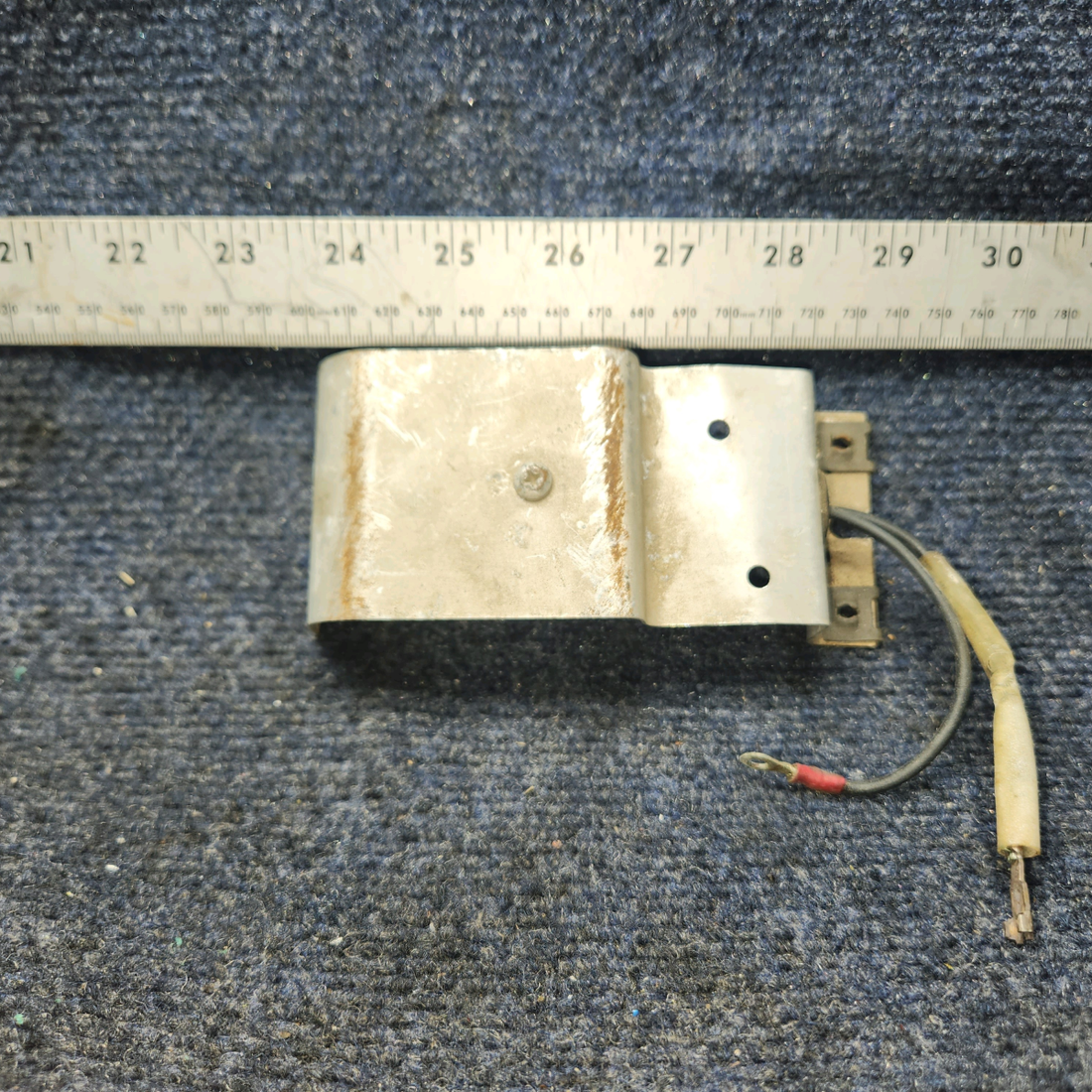 Used aircraft parts for sale, 0762035-1 Cessna 182P Cover Plate Wing Light