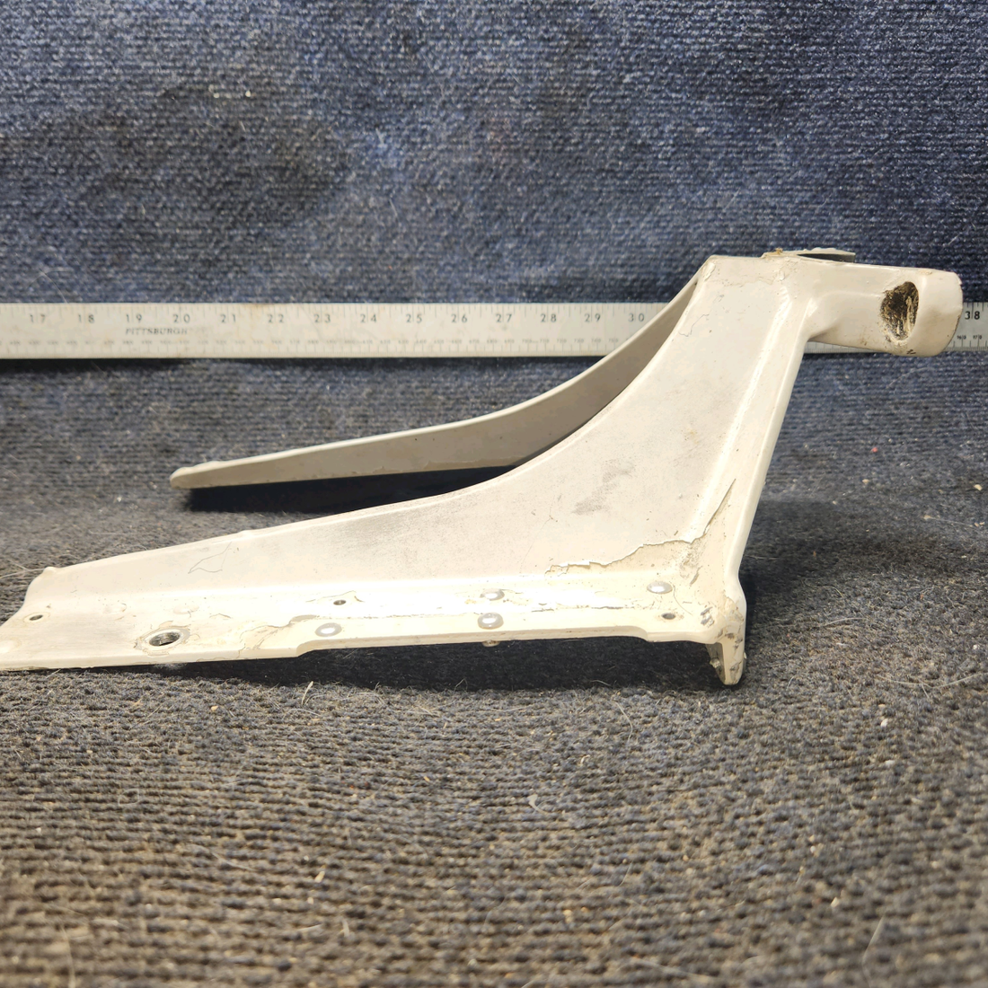 Used aircraft parts for sale, 0543016-1 cessna 172N Nose Gear Lower Attach Fitting