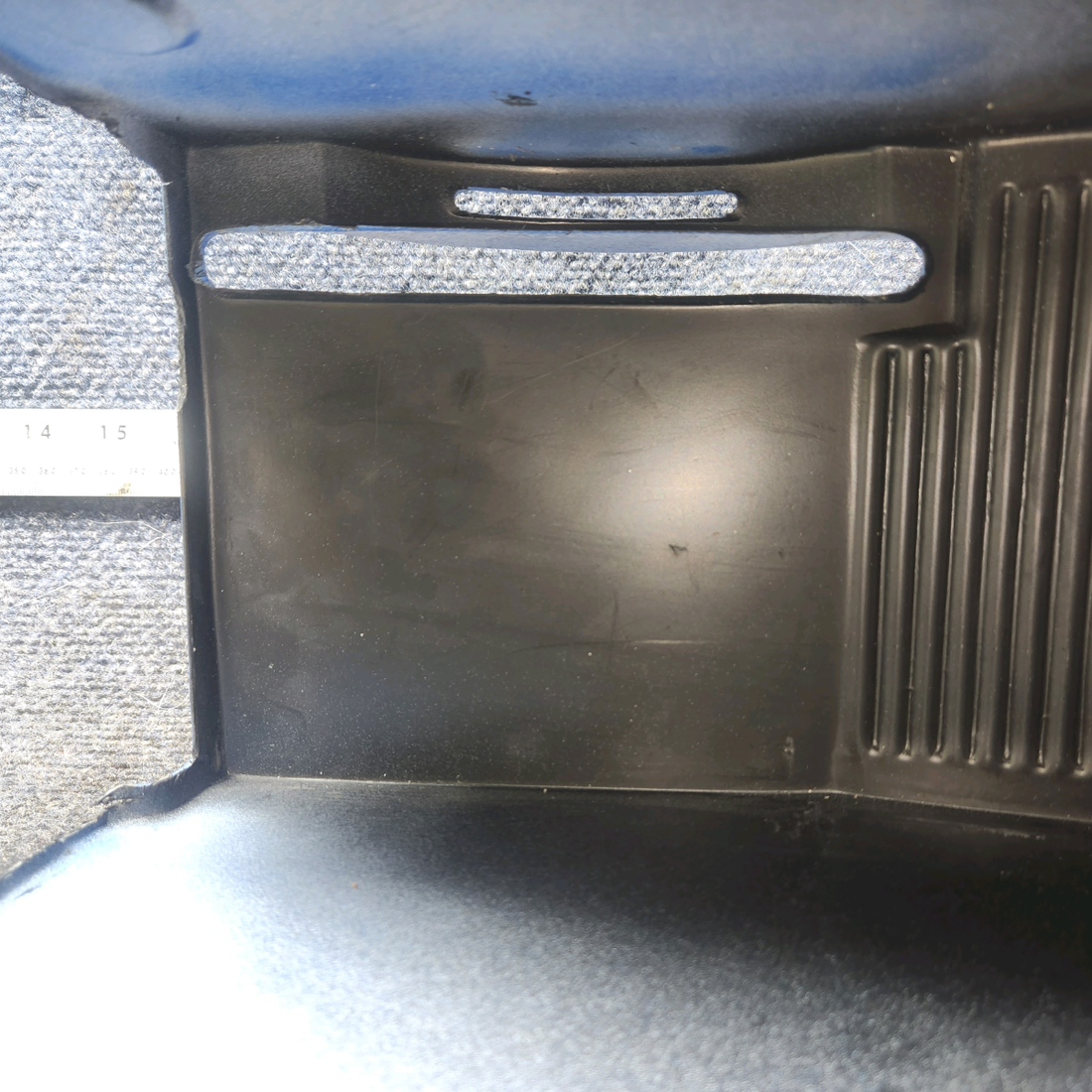Used aircraft parts for sale, 0500233-4 cessna 172N Center Console Cover (Blue)