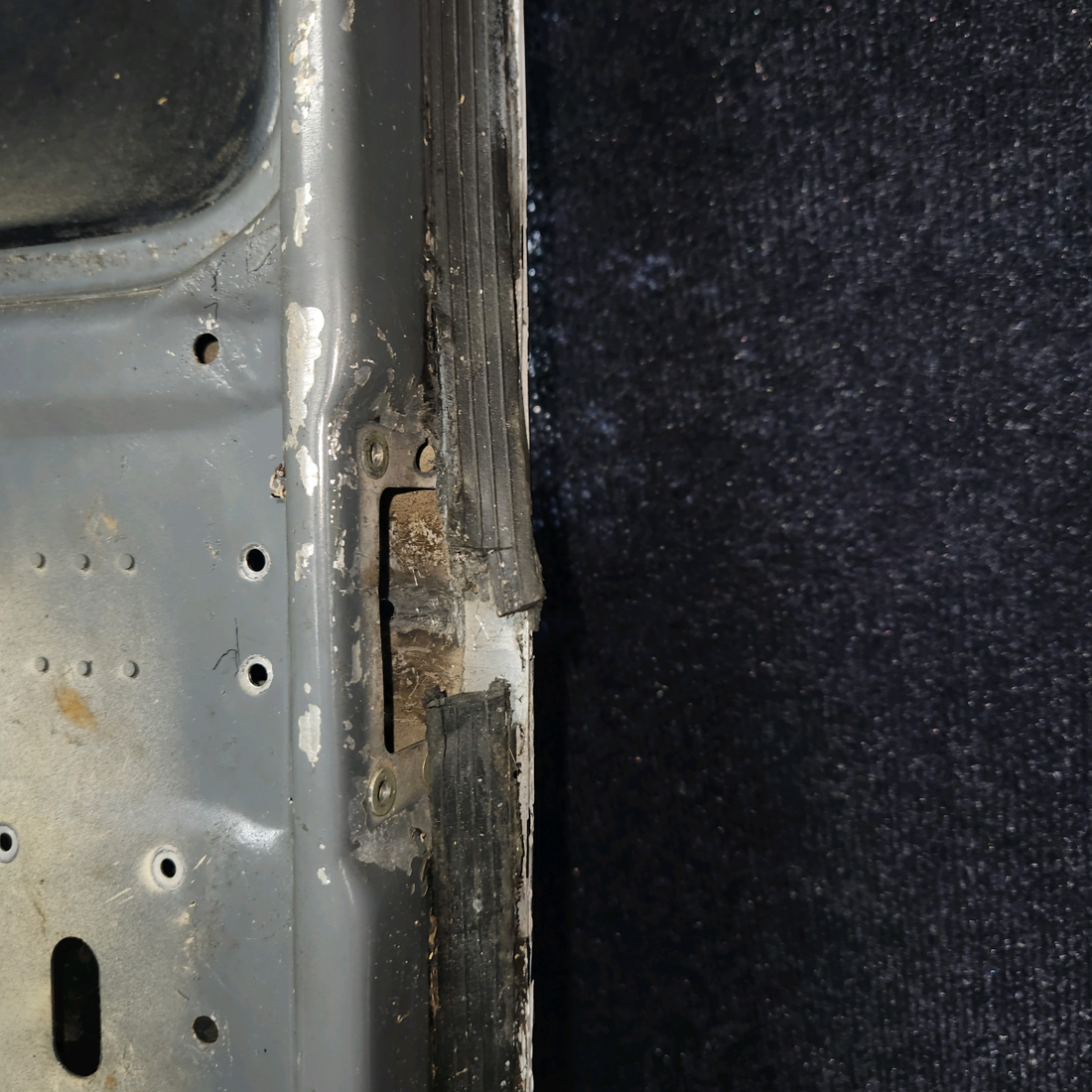 Used aircraft parts for sale, 0511460-2 Cessna 172E Cabin Door Assembly with Bubble Window - RH