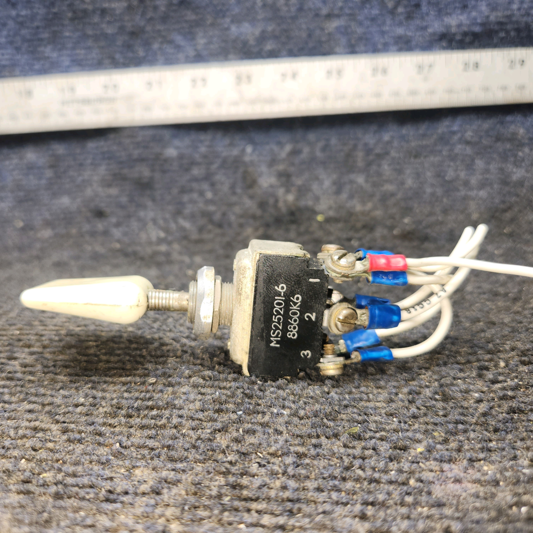 Used aircraft parts for sale, MS25201-6 cessna 150G Flap Position Switch