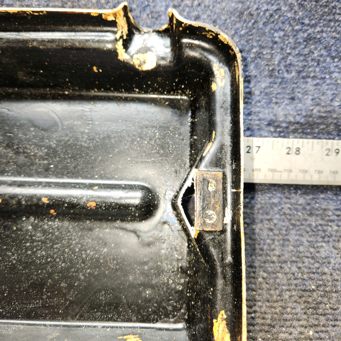 Used aircraft parts for sale, 0512167-27 Cessna 182G Battery Box Cover Assembly