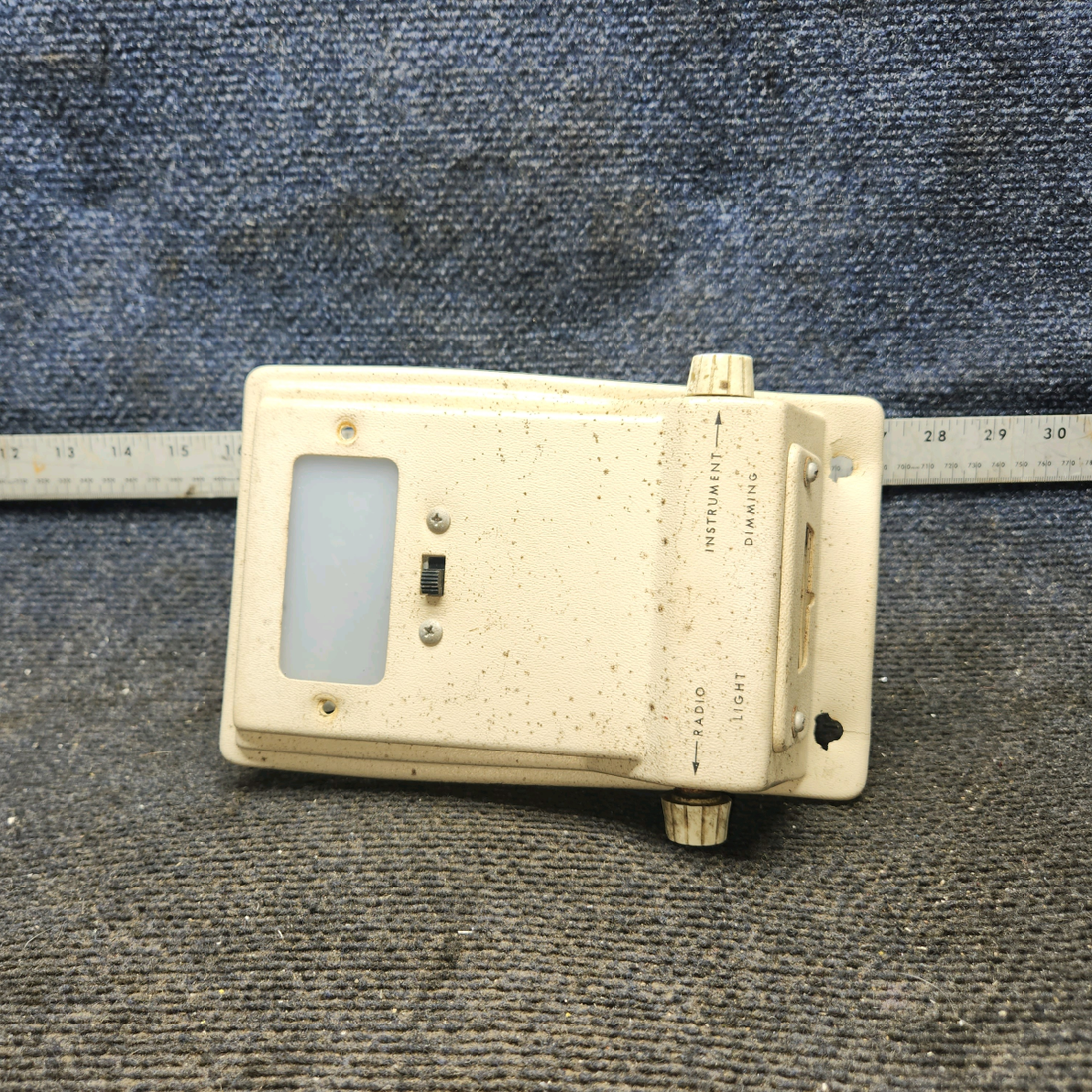 Used aircraft parts for sale, 0511482-9 cessna 150G Dome/Panel Light Cover Assembly