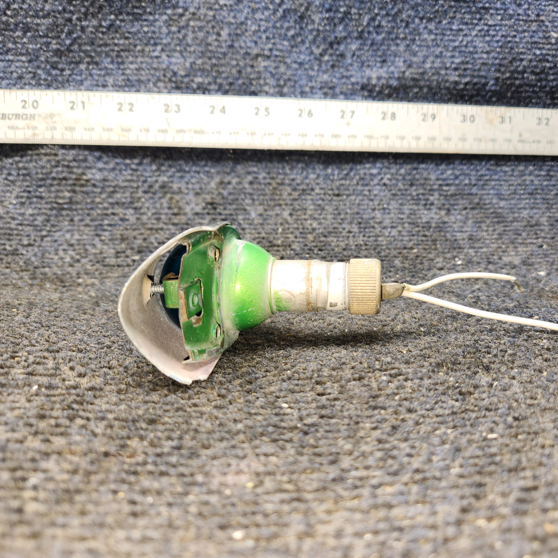 Used aircraft parts for sale, 0423006-22 Cessna 172E Wing Position Light Assembly RH