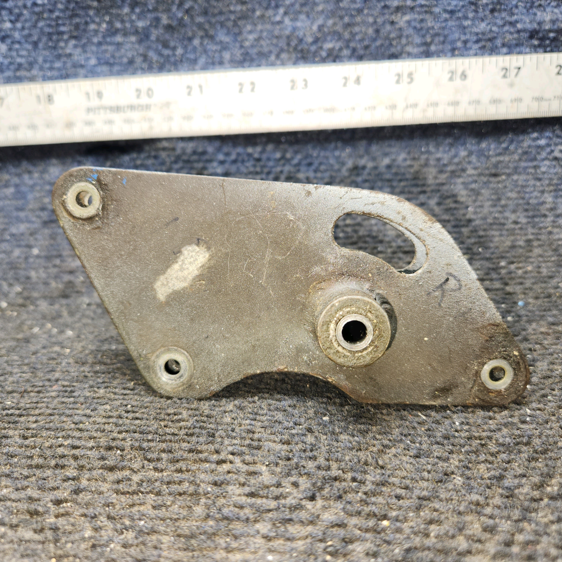 Used aircraft parts for sale, 0523223-1 Cessna 172E Aileron Bellcrank Assembly RH