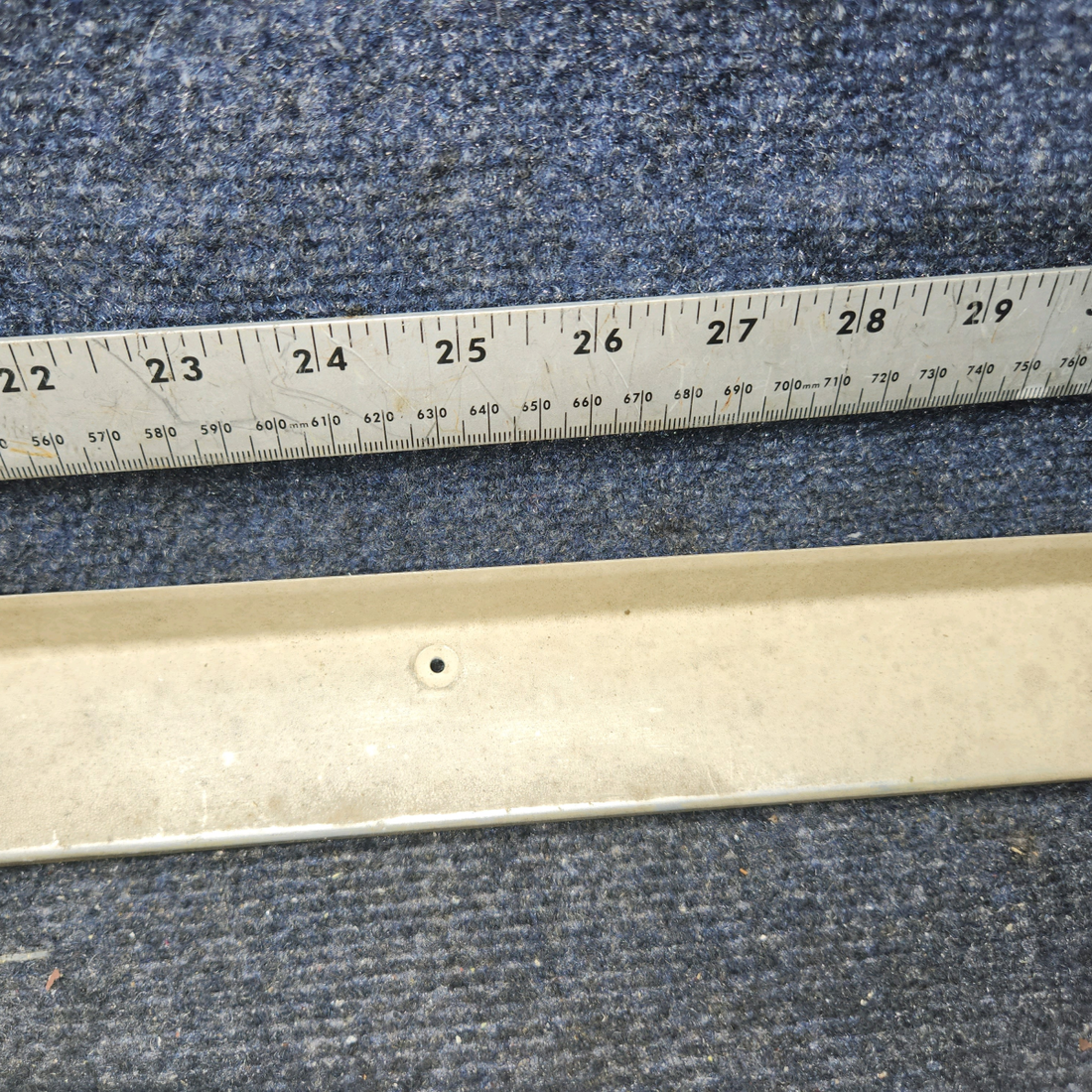 Used aircraft parts for sale, 630171-008 Piper PA28-140 REAR LH RETAINERS AND PLATE WINDOW SET