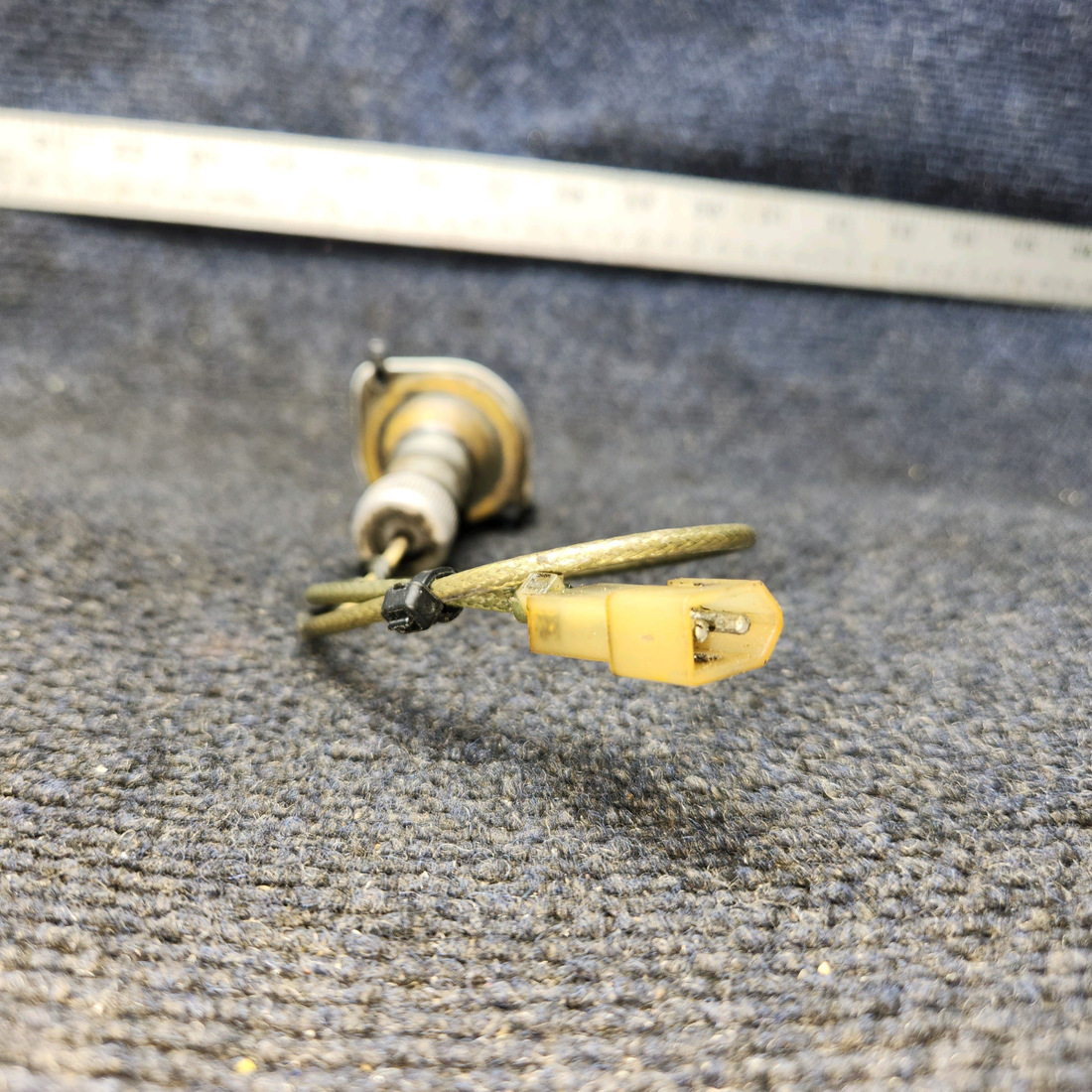 Used aircraft parts for sale, A-2064-1073 Grimes Piper PA32RT-300 Rear Position Light Assembly with Lens and Retainer (12V)