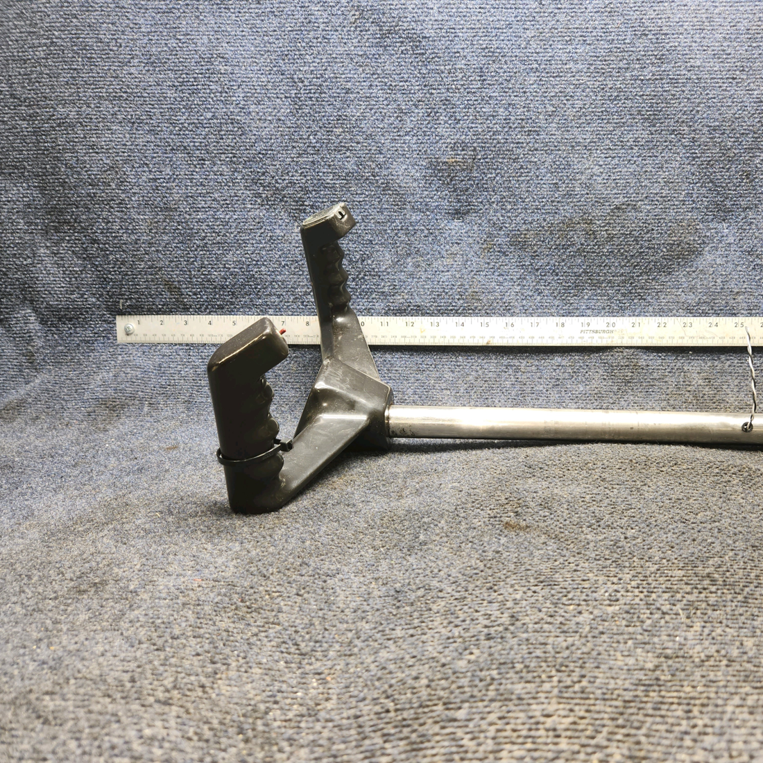 Used aircraft parts for sale, 85292-007 Piper PA28-161 Control Wheel Assy w Mic Switch (L: 14”, Dia: 1.125”)