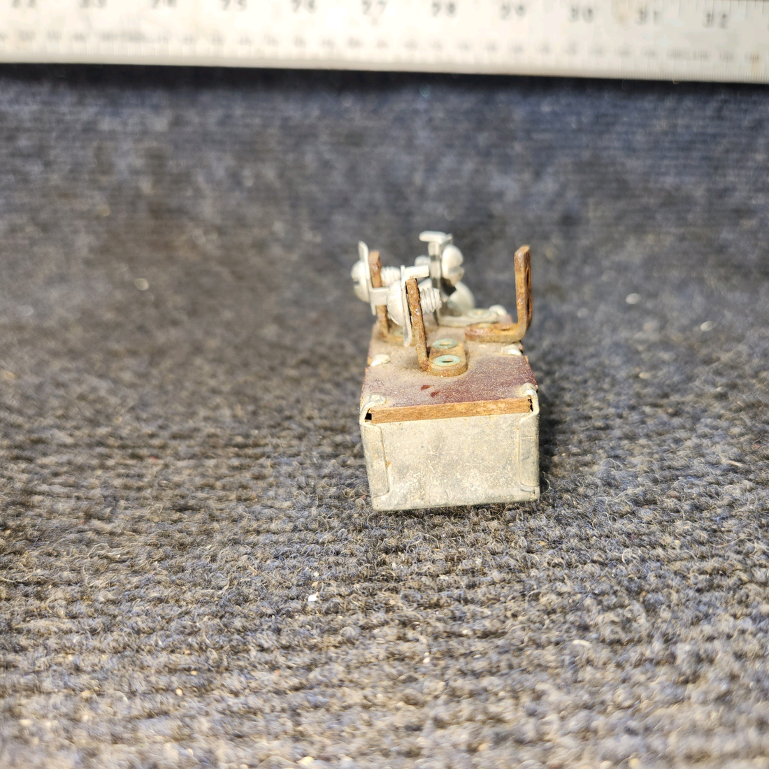 Used aircraft parts for sale, 0713035 Cessna 172F 3-Position Landing/Taxi Light Pull Switch - OFF/ON/ON