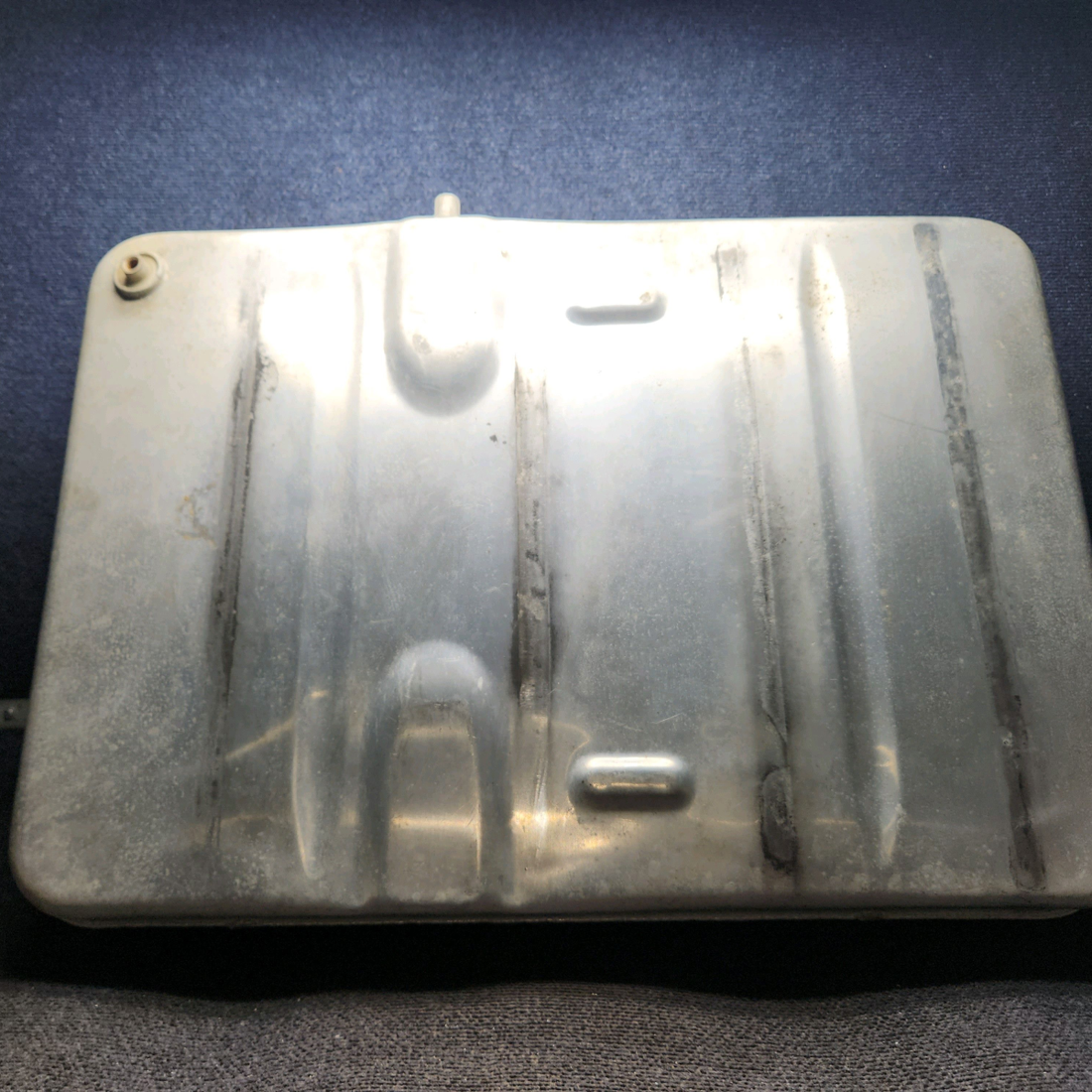 Used aircraft parts for sale, 0426508-9 cessna 150G Fuel Tank - LH
