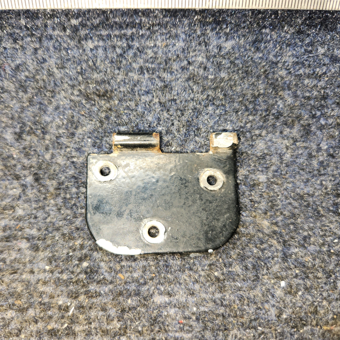 Used aircraft parts for sale, 0511280-4 Cessna Cabin Door Lower Aft Hinge Half – RH - Price Per Each