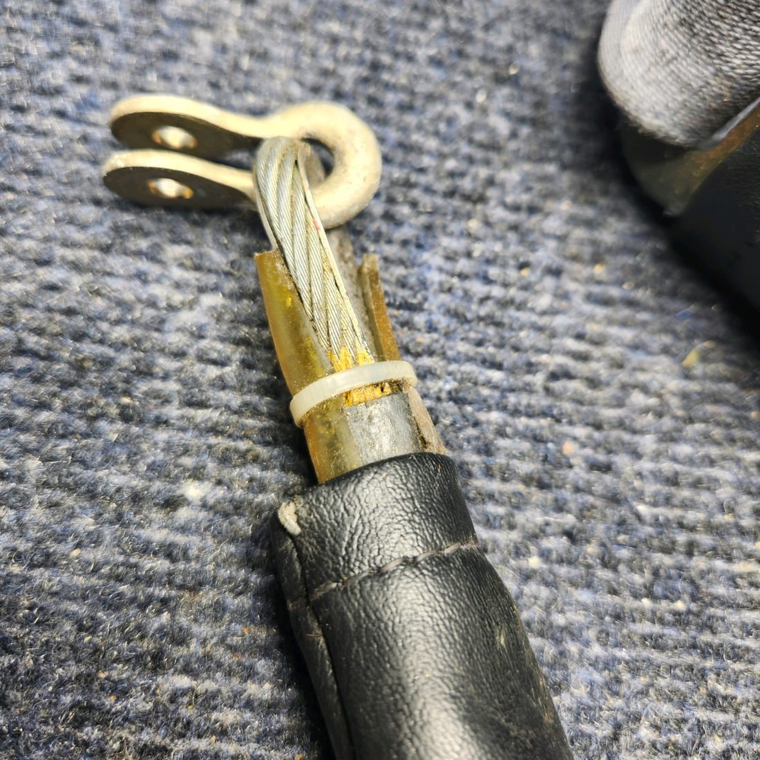 Used aircraft parts for sale, 1108559M-11-058 PIPER PA28-161 Warrior III LAP SEAT BELT AND BUCKLE ASSEMBLY LH AND RH SET REAR SEAT