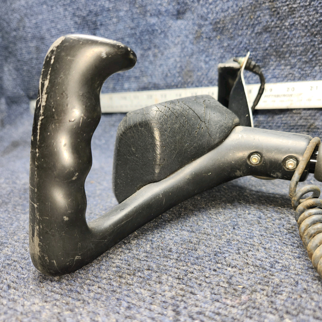 Used aircraft parts for sale, 0513260-4 Cessna 172RG Pilot Control Wheel