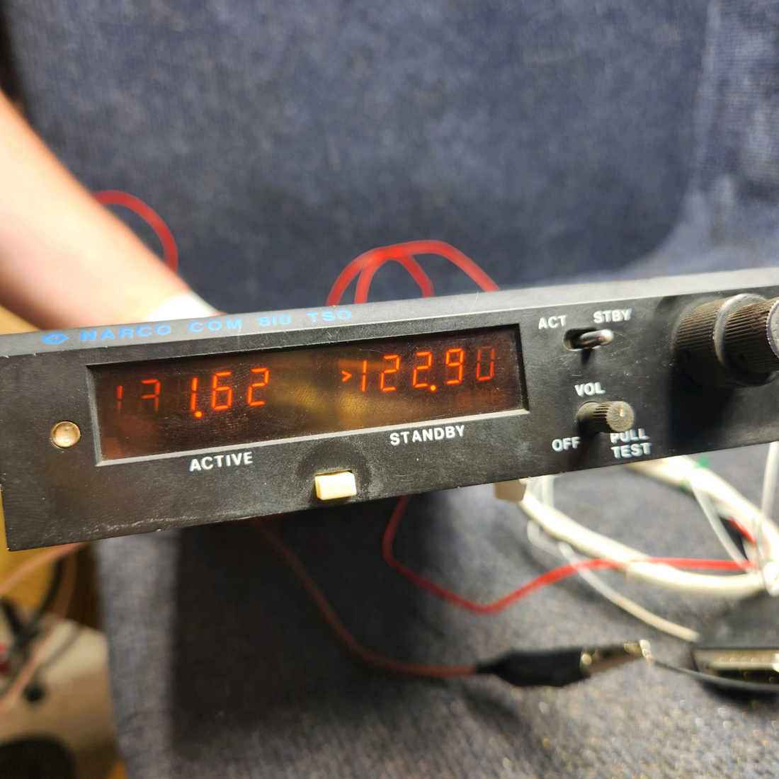Used aircraft parts for sale, 03114-0309 Narco COM-810 Piper PA28-140 Comm Transceiver w/  Rack and Connectors