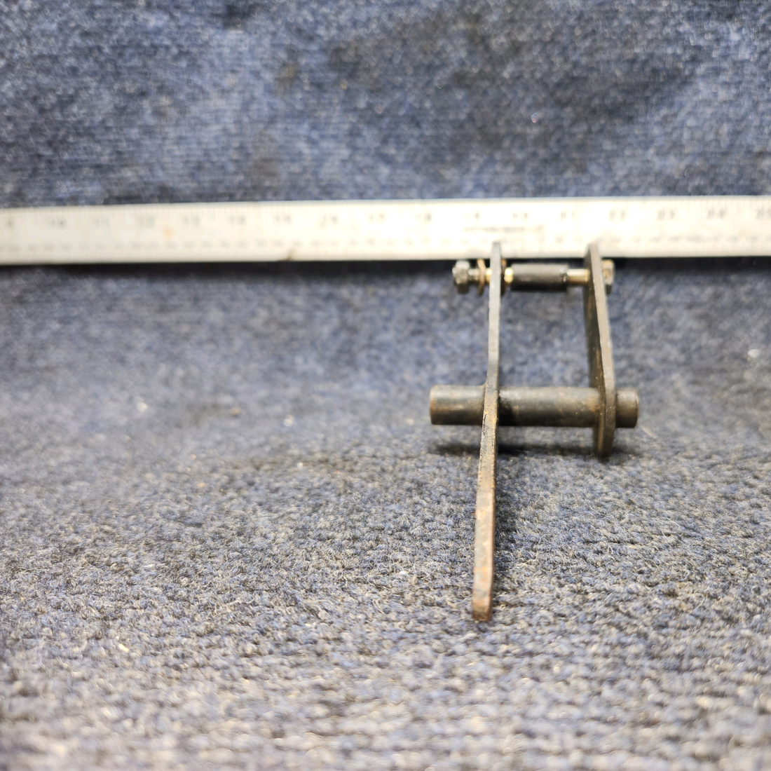 Used aircraft parts for sale, 62771-001 Piper PA28-140 Aileron Bellcrank Assembly RH