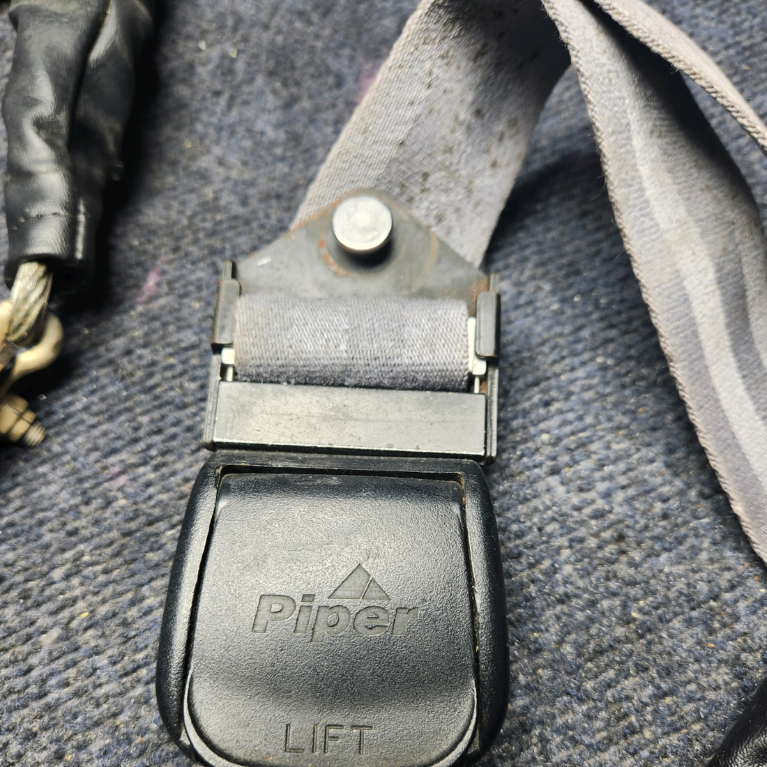 Used aircraft parts for sale, 1108559M-11-058 PIPER PA28-161 Warrior III LAP SEAT BELT AND BUCKLE ASSEMBLY LH AND RH SET REAR SEAT