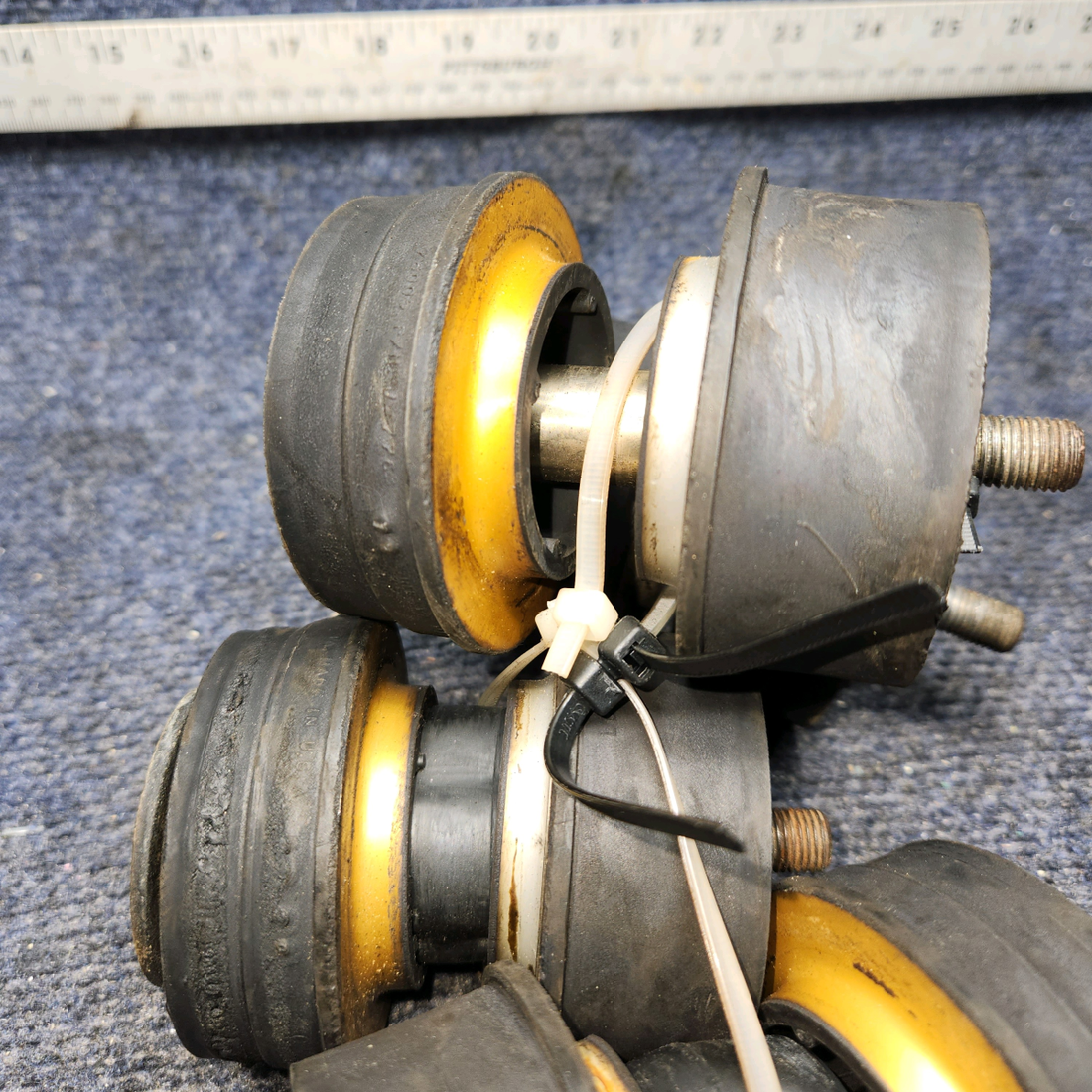 Used aircraft parts for sale, J-9612-8 PIPER PA28-161 Lord Shock Mount kit - Set of Four