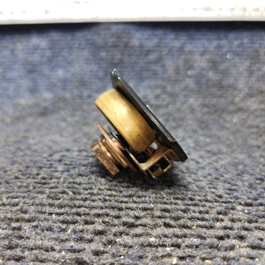 Used aircraft parts for sale, 1509413 Continental, Lycoming Oil Pressure Gauge Indicator