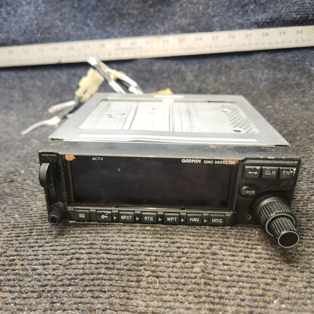 Used aircraft parts for sale, 011-00433-00 Garmin GNC-300XL cessna 172N GPS-Com Radio with Tray (Volts: 14)