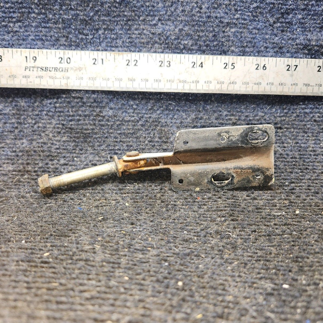 Used aircraft parts for sale, 79475-007 piper PA-28-181 Upper Cabin Door Hinge Assembly