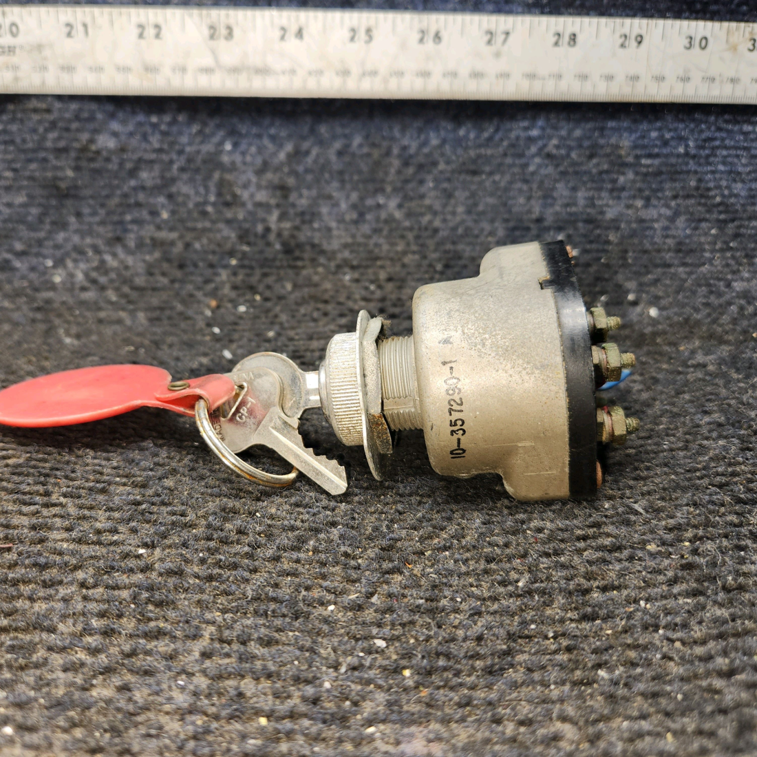 Used aircraft parts for sale, 10-357290-1 A Bendix Piper PA-28-140 Ignition Switch with Key