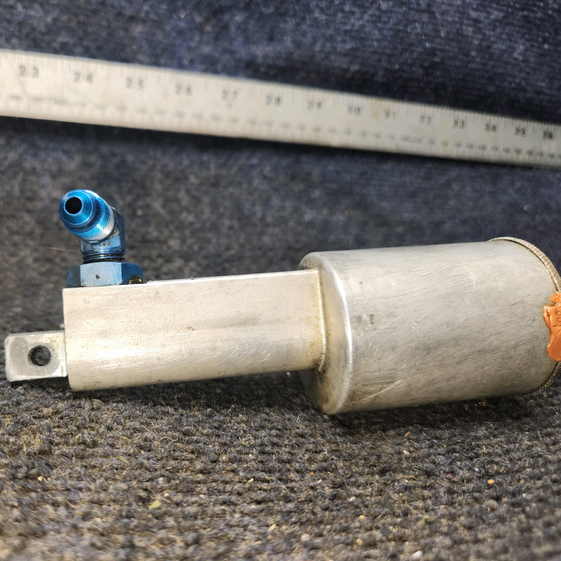 Used aircraft parts for sale, 0541138-16 Cessna 182G Master Brake Cylinder