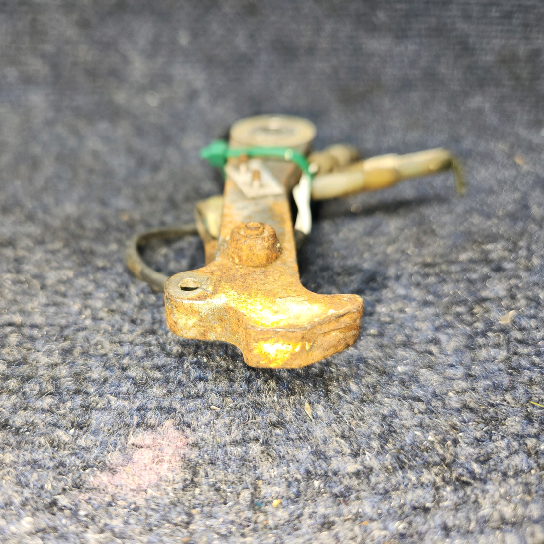 Used aircraft parts for sale, 2241118-1 Cessna 172RG Downlock Hook Assy And Bushing