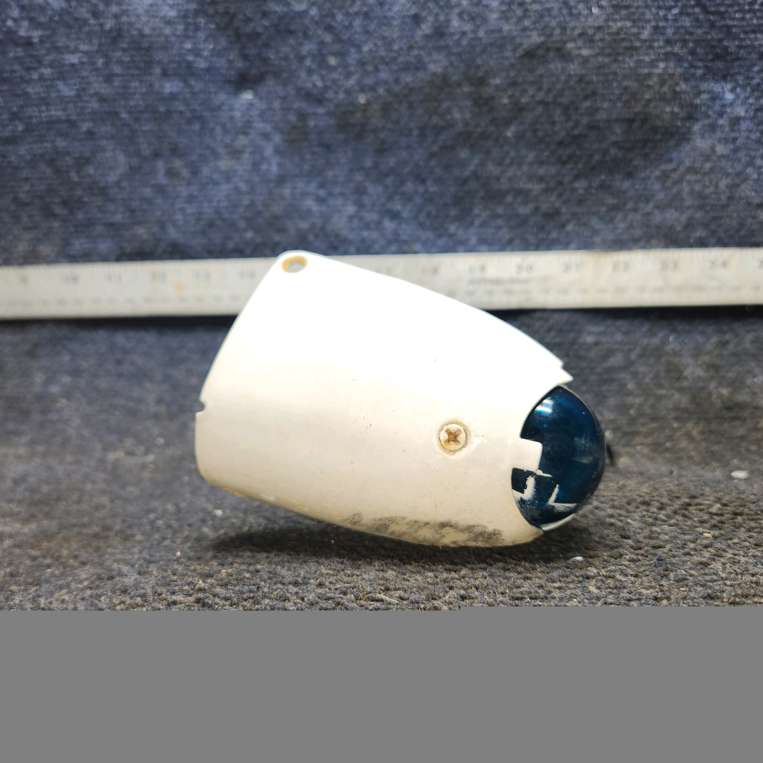 Used aircraft parts for sale, C622001-0202 cessna 150G Wing Position Light Assembly with Amber Lens – RH