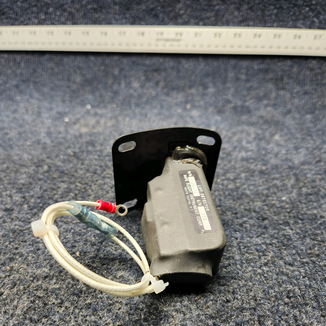 Used aircraft parts for sale, 186-12 Texas Several SAFE FLIGHT LIFT DETECTOR 186-12