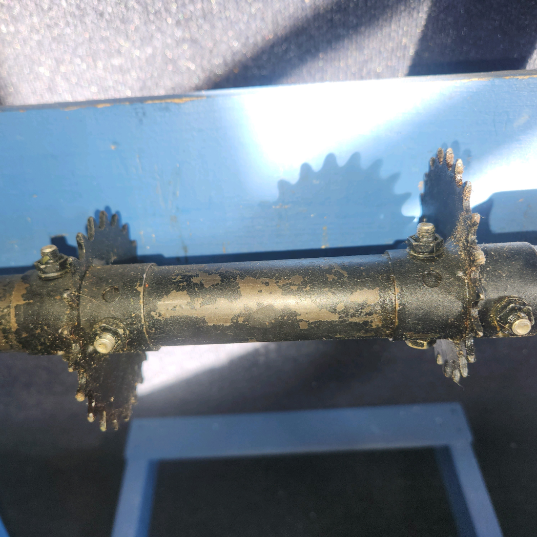 Used aircraft parts for sale, 68451-000 Piper PA32RT-300 Flap Torque tube Assembly