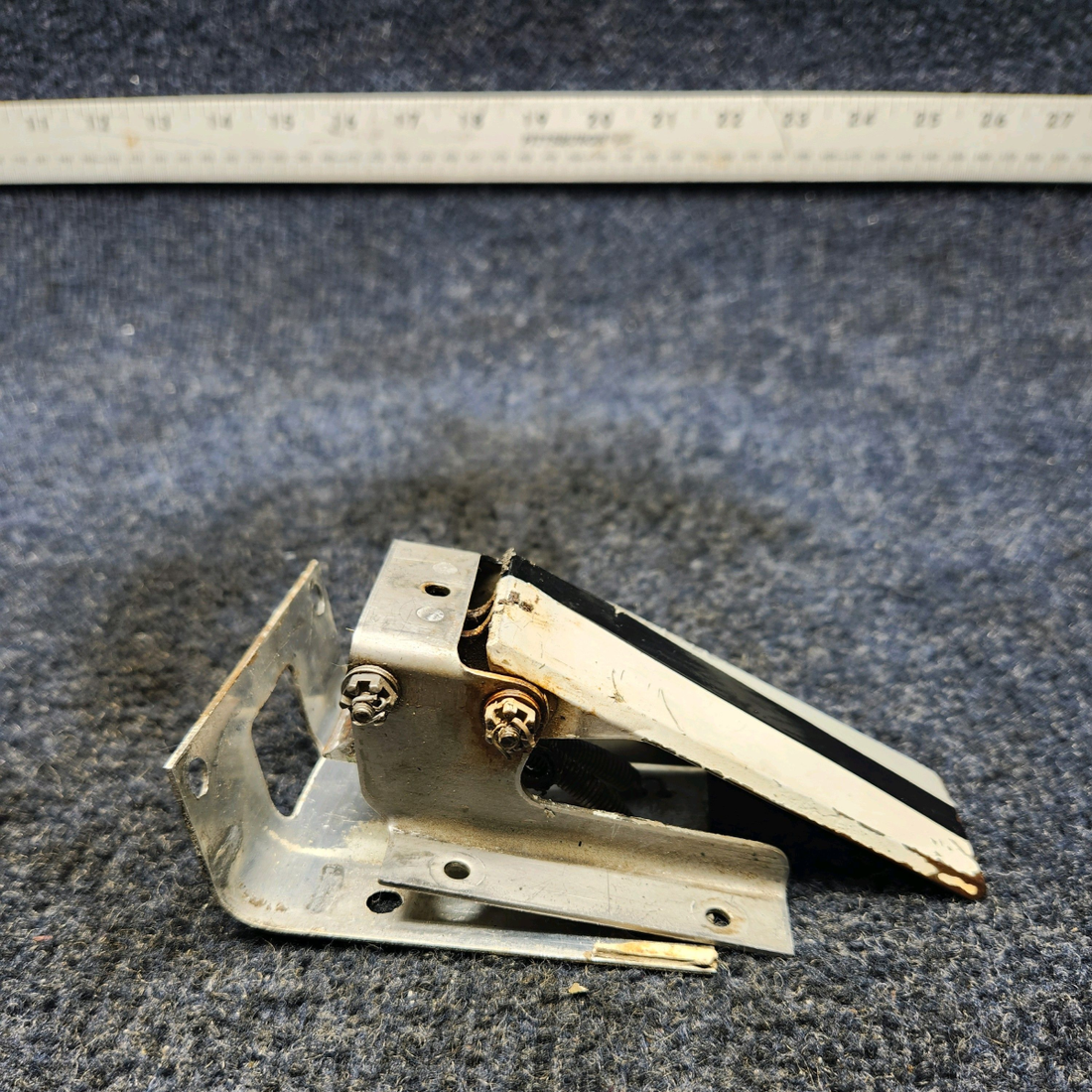 Used aircraft parts for sale, 79515-003 Piper PA32RT-300 CABIN DOOR LATCH ASSEMBLY