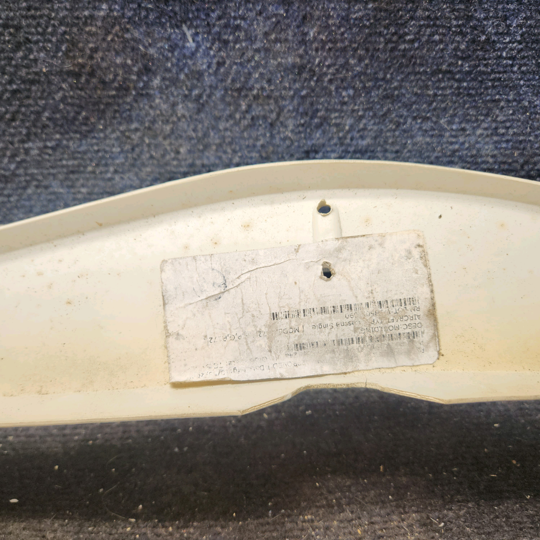 Used aircraft parts for sale, 0515014-1 cessna 172N Rear Window Upper Moulding