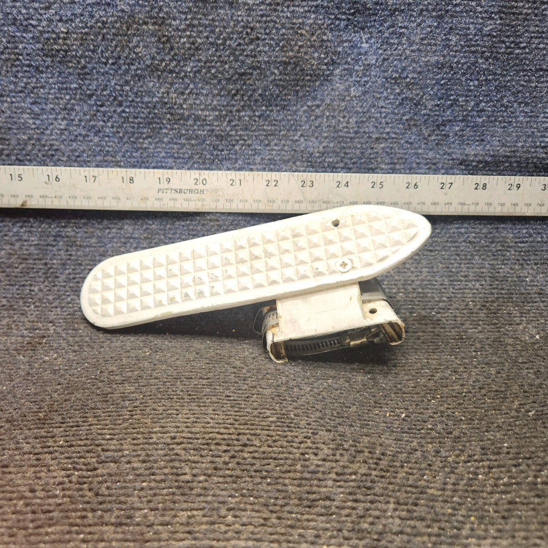 Used aircraft parts for sale, 0541155-2, 0541154-1 cessna 150G Main Gear Step with Bracket – RH
