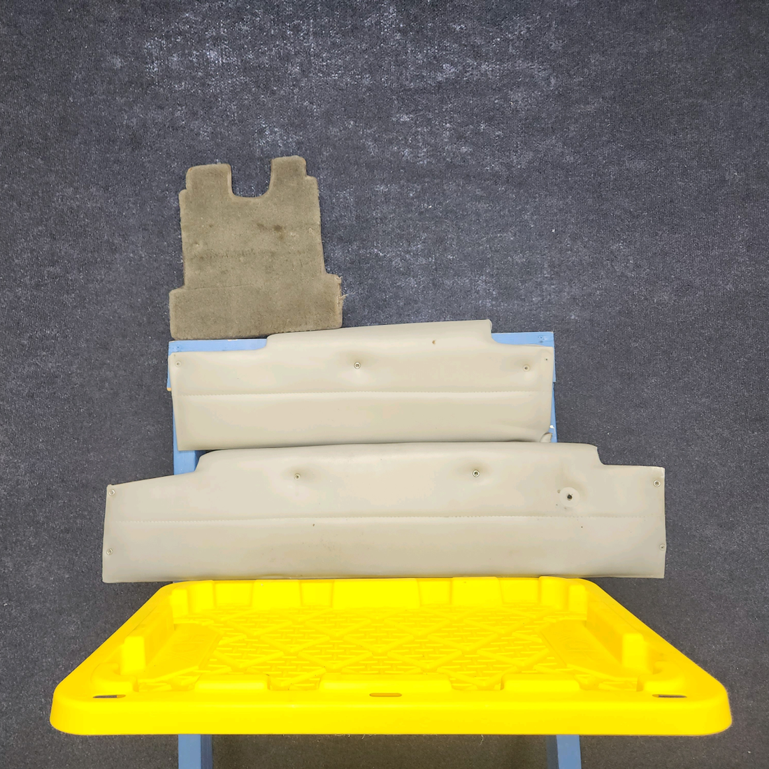 Used aircraft parts for sale, 169-534024-601 , 169-534024-602 , 169-534025-601 Beechcraft A23A Musketeer Custom III PILOT/CO-PILOT/REAR SEAT AND LATERAL IN GOOD CONDITION