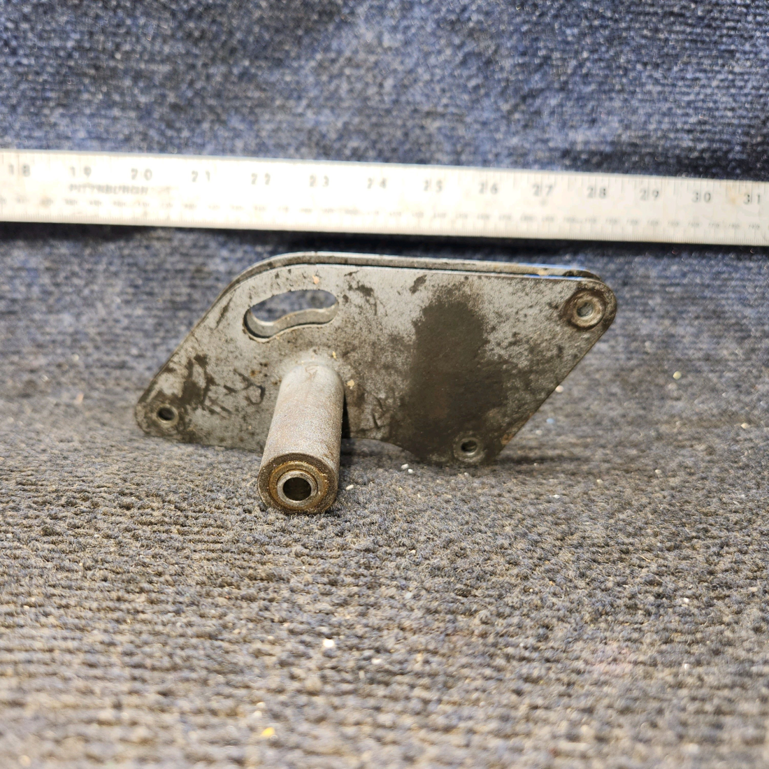 Used aircraft parts for sale, 0523223-1 Cessna 172E Aileron Bellcrank Assembly RH
